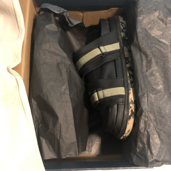 Zara Slides - Picture 5 of 6